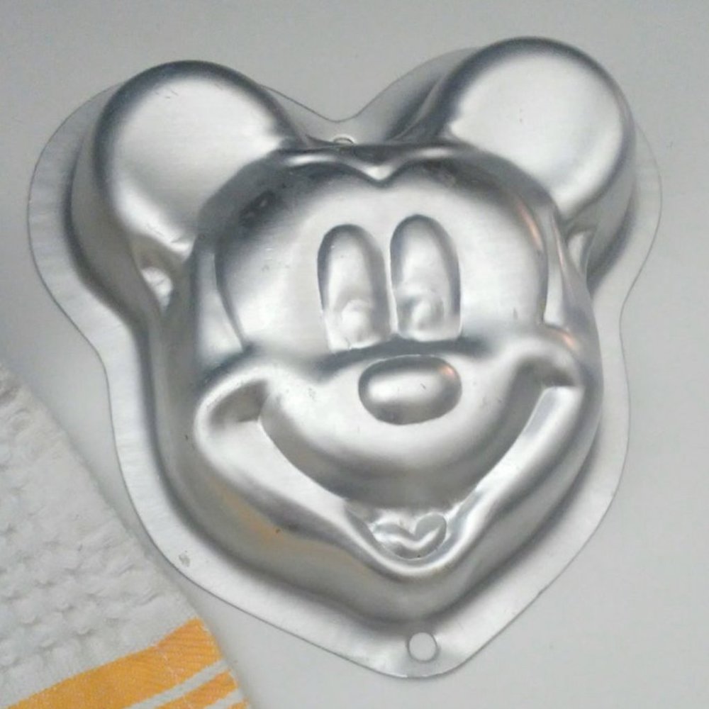 Wilton Mickey Mouse Individual Cake Pan Mini Mold - Picture 1 of 11